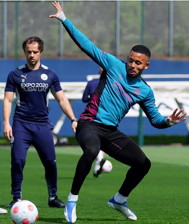 国际比赛日西汉姆备战足总杯，门线救险细节曝光，压力陡增，资深球员宣示担当的简单介绍-开云娱乐